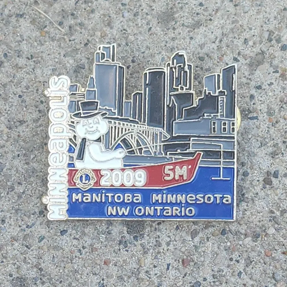 2009 Minneapolis 5M Lions Club Snowman Boat Pin Manitoba Minnesota NW Ontario